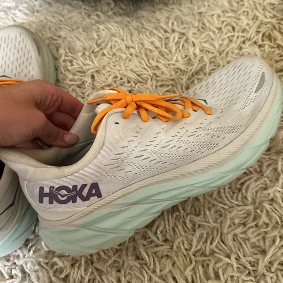 Women’s Hoka running sneaker size 9 - Picture 9 of 9
